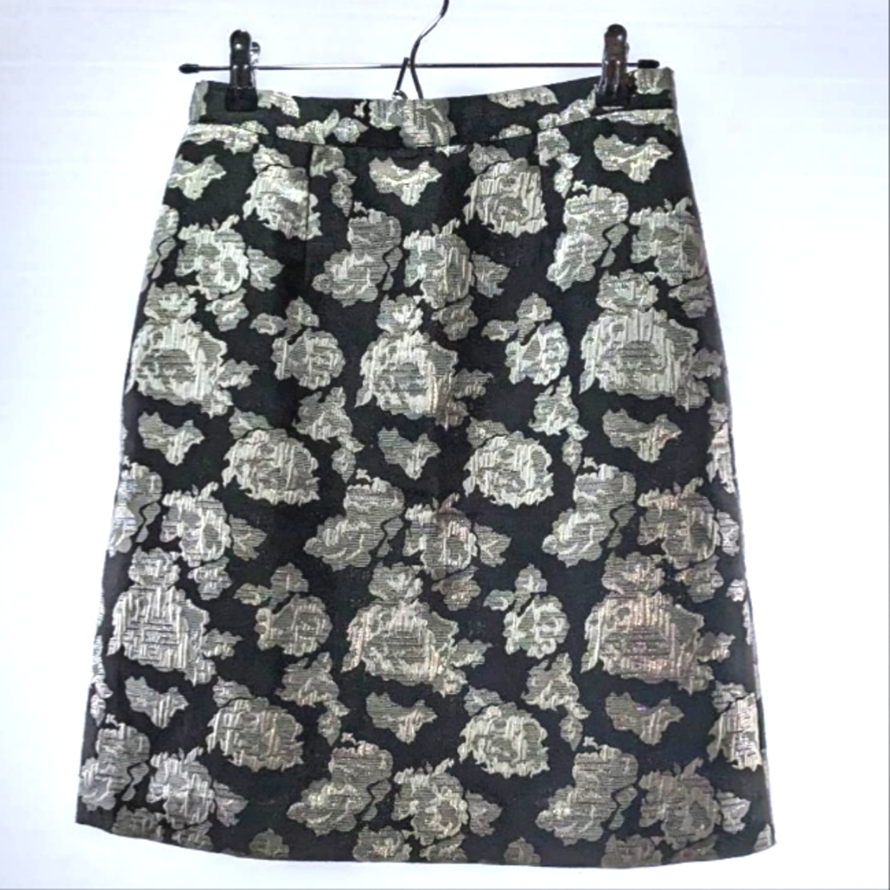 Adrienne Vittadini Skirt Black and Creme Metallic(Soft Gold)Brocade Skirt Size 2